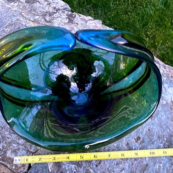 Beautiful glass bowl basket - Picture 10 of 13